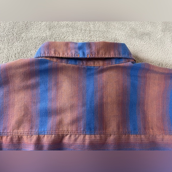 Mountain Hardwear XL Men’s Blue & Rusty Type Color Cotton Poly Button Shirt - Picture 10 of 11